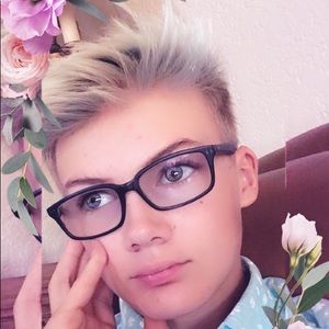 Meet your Posher, Ethan